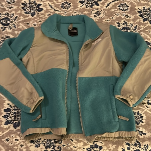 The North Face Girls Large Jacket - Picture 4 of 8